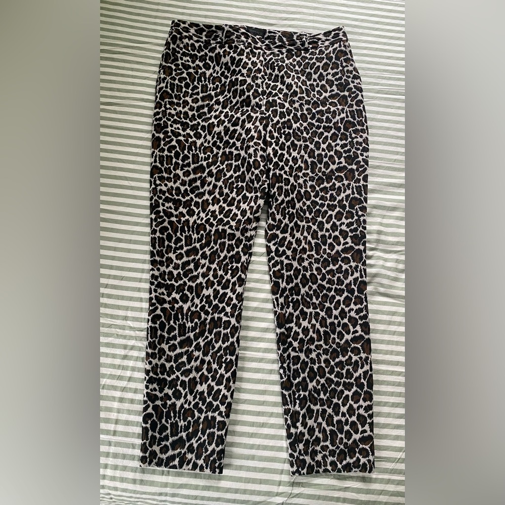 Very cool Leopard print Topshop cigarette pants